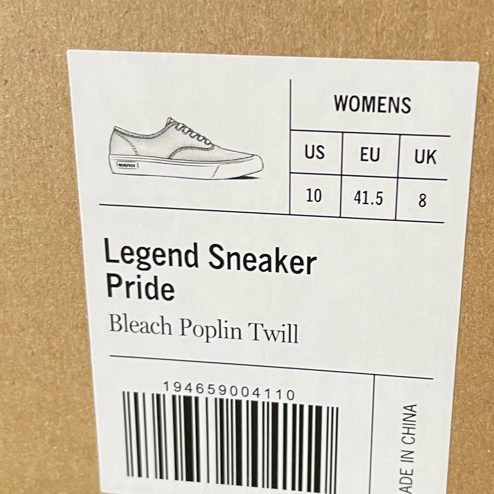 SeaVees Woman's Legend Sneakers Pride Edition New In Box - Picture 6 of 7